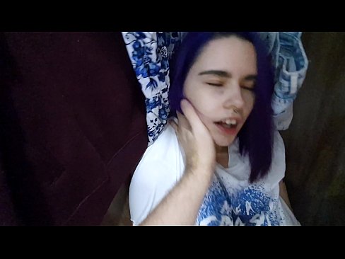 ❤️ Nilimkuta dada yangu chumbani na kumsaidia cum Pononi kuu kwa sw.masseffect1.ru ❤